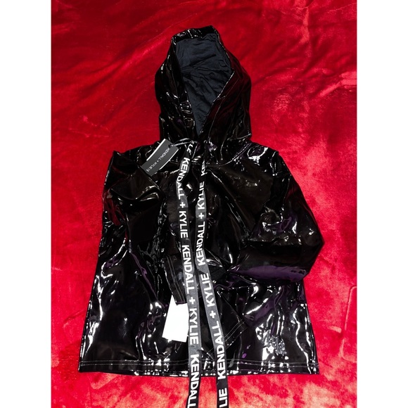 Kendall + Kylie Shiny Sweatshirt - Picture 5 of 12